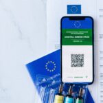 Przymus szczepień przeciw COVID-19: skuteczne narzędzie walki z pandemią czy bezpodstawny sanitaryzm?