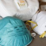 Ocena zasadności powszechnego stosowania masek w zapobieganiu COVID-19